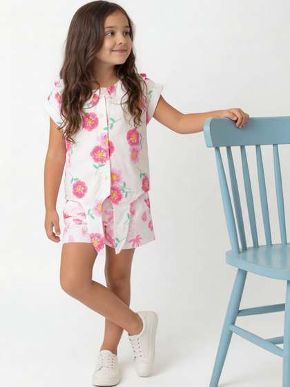 Pantaloons Junior Girls
                    Floral Printed Shorts