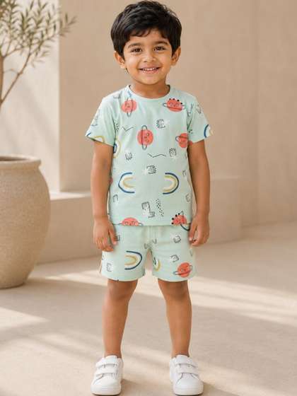 LITTLE APPLE Unisex Kids
                    Printed T-shirt with Shorts