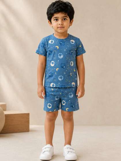 LITTLE APPLE Unisex Kids
                    Printed T-shirt with Shorts