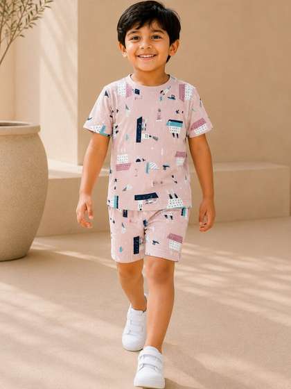 LITTLE APPLE Unisex Kids
                    Printed T-shirt with Shorts