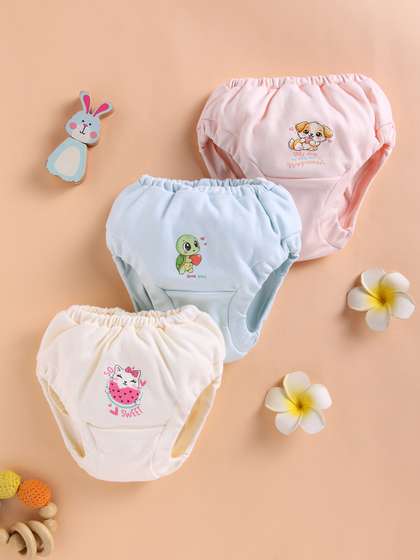 Unfab Girls Pack of 3
                    Printed Assorted Cotton Basic Briefs