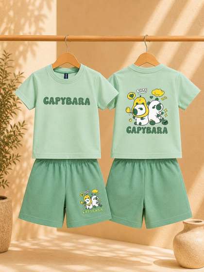 LITTLE APPLE Unisex Kids
                    Printed T-shirt with Shorts