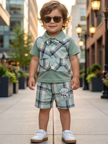 KINDLE Boys T-shirt
                      with Shorts