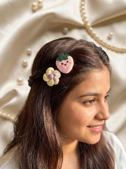 Radhya Accessories
                      Girls Set of 3 Hair Accessory Set