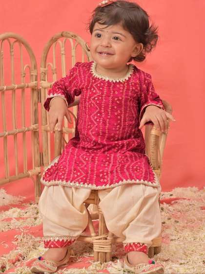VASTRAMAY Girls Bandhani
                    Printed Kurta With Patiala