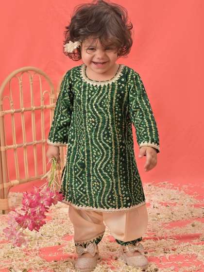 VASTRAMAY Girls Bandhani
                    Printed Kurta With Patiala