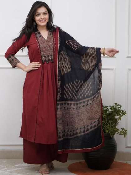 ANYA GALLERY ART
                        Ethnic Motifs Embroidered Cotton Kurta Sets