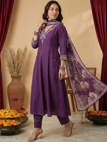 Anouk Mirage Women
                          Ethnic Motifs Embroidered Regular Thread Work
                          Chanderi Silk Kurta with Trousers & With