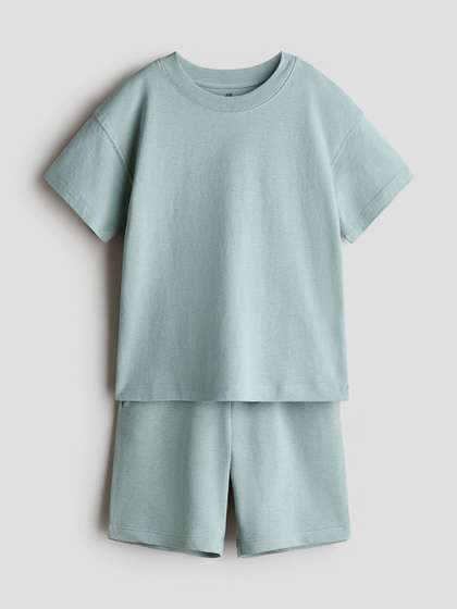 H&M 2-piece Cotton
                    T-shirt & shorts set