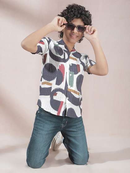 Crimsoune Club Boys
                    Classic Slim Fit Geometric Printed Cuban Collar
                    Casual Shirt