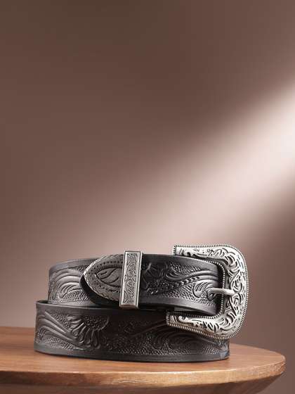 Celtic Men Textured
                    Leather Belt
