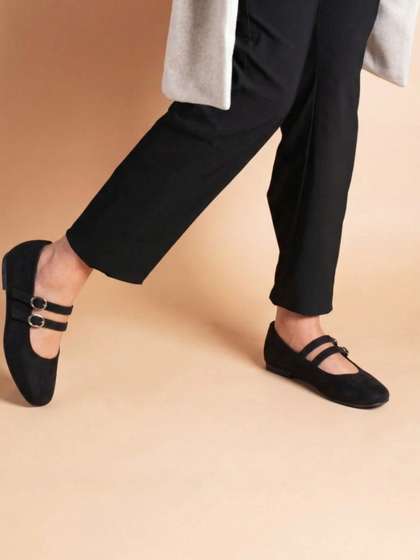 AVIVASTYLE Women
                        Flats