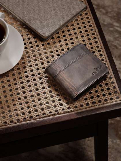 Celtic Men Leather Two
                    Fold Wallet
