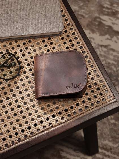 Celtic Men Leather Two
                    Fold Wallet