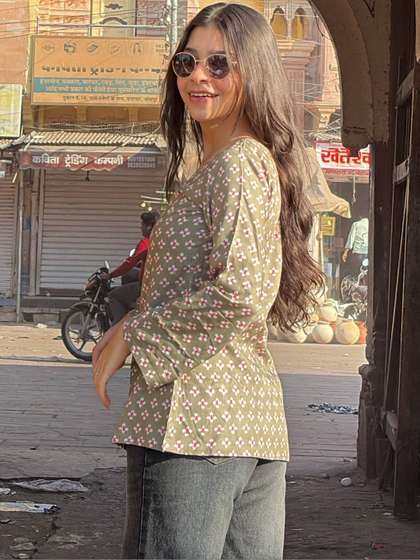 Urban Soch Floral
                        Printed V-Neck Kurti