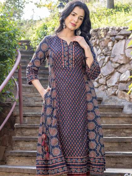 Aramya Women
                          Geometric Printed Kurta