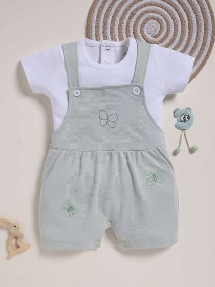 BABY GO Infant Girls
                      Printed Cotton Short Dungaree With T-Shirt