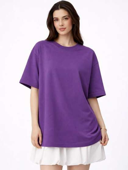 Streetlfuencer Women
                        Drop-Shoulder Sleeves T-shirt