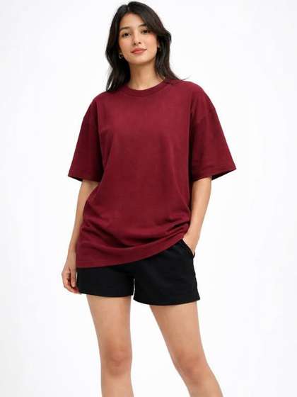 Streetlfuencer Women
                        Drop-Shoulder Sleeves T-shirt