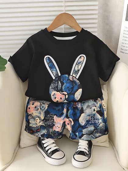 Googo Gaaga Boys Printed
                    T-shirt with Shorts