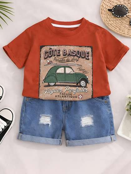 Googo Gaaga Boys Printed
                    T-shirt With Shorts