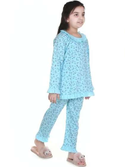 CHICLIFT Unisex Kids
                    Floral Printed Round Neck Nightdress