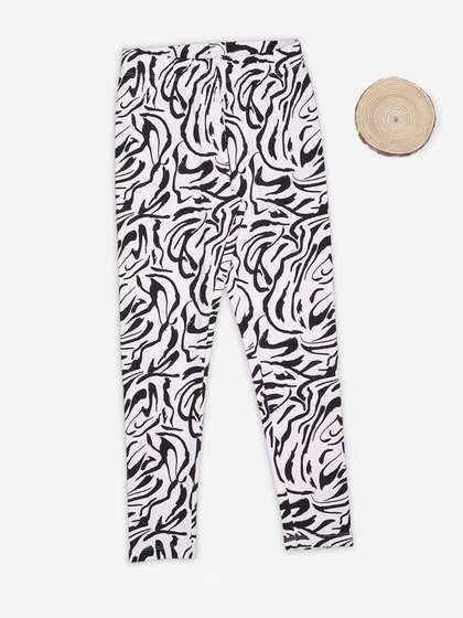 Pantaloons Junior Girls
                    Cotton Blend Printed Leggings