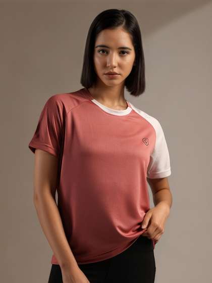 CHKOKKO Women
                        Colourblocked Raw Edge T-shirt