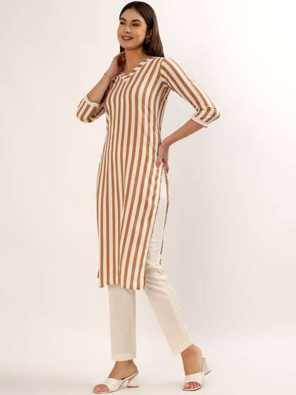 Diamond Drape Labels
                        Printed V-Neck Pure Cotton Kurti