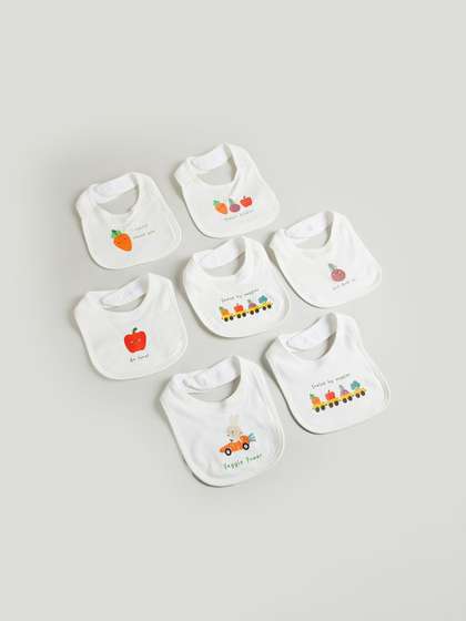 Juniors by Babyshop
                      Infant Girls Pack Of 7 Printed Bibs