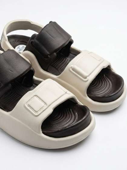 Balansole Originals Men
                    Comfort Sandals
