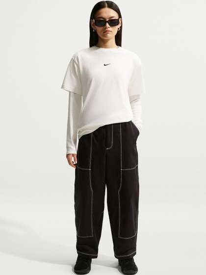Nike Women Oversized
                        Short-Sleeve T-Shirt