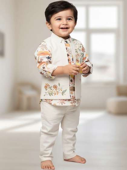 V-Mart Boys Printed
                      T-shirt with Shorts