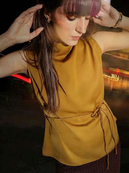DL Woman Solid
                        Sleeveless Satin Tie Up Top