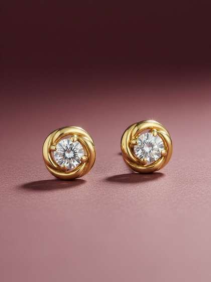 MAEJOY Solitaire swirl
                      Lab grown diamond 92.5 Sterling Silver 18KT Gold
                      plated earrings