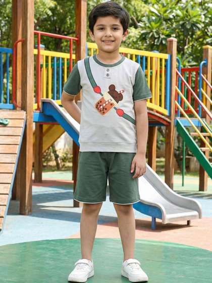 Wonder Klothes Boys
                    Printed T-shirt with Shorts