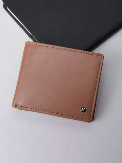 Van Heusen Men Leather
                      Wallets