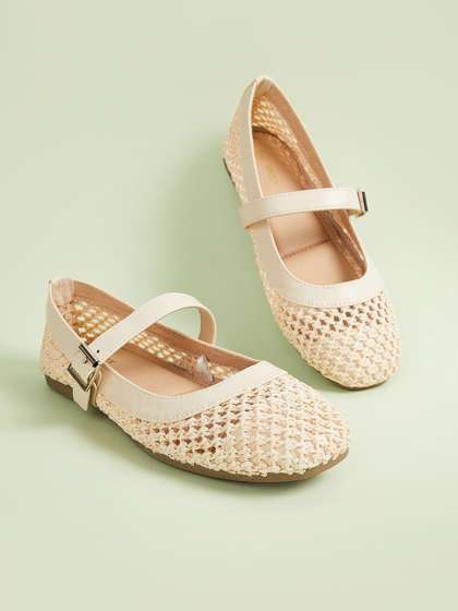 max Women Flats