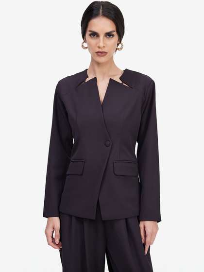 Strong And Brave
                        Single-Breasted Tailored Fit Blazers