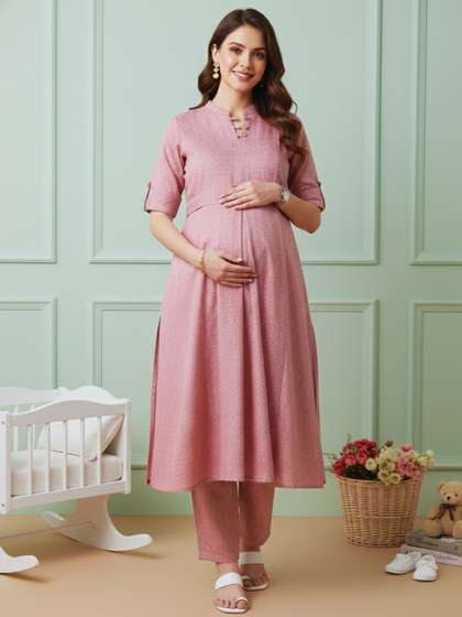 DUMMY SHAPE Women
                        Paisley Pleated Kurta with Trousers