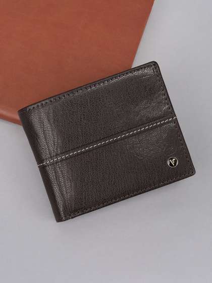 Van Heusen Men
                      Textured Leather Wallets