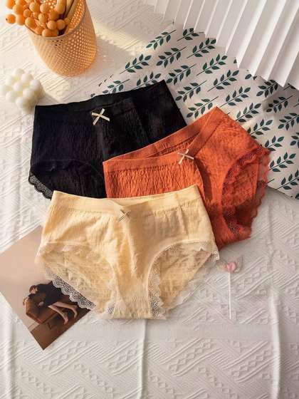 Moda Rapido Women
                        Pack of 3 Self Design Leak-Proof Seamless
                        Assorted Hipster Briefs