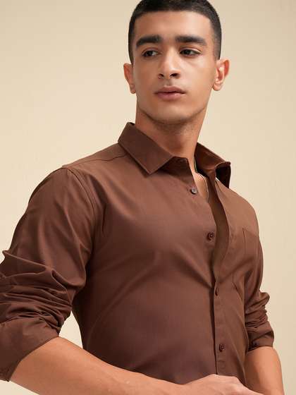 HIGHLANDER Men Solid
                      Casual Shirt