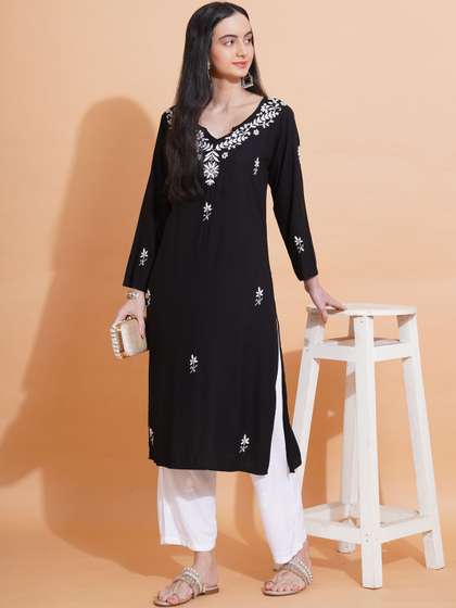 PAHNAZ Ethnic Motifs
                        Embroidered V-Neck Chikankari Chikankari Kurti
