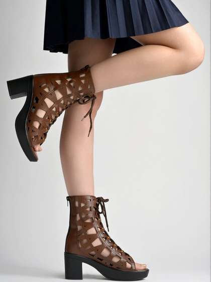 Shoetopia Block
                        Sandals with Laser Cuts