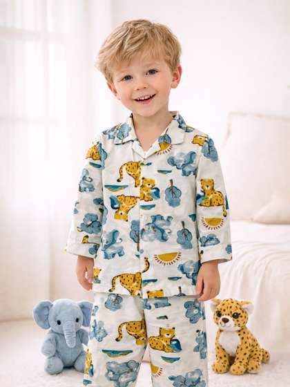 TONY & JONY Boys
                      Printed T-shirt with Pyjamas