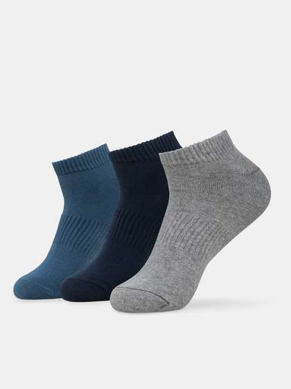 Jockey Pack Of 3
                      Compact Cotton Stretch Low Show Socks With
                      Stayfresh Treatment - 7097