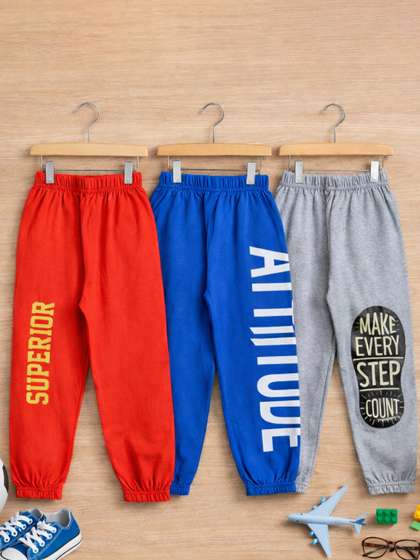 FAZZA Boys Pack Of 3
                    Typography Printed Pure Cotton Mid Rise Joggers