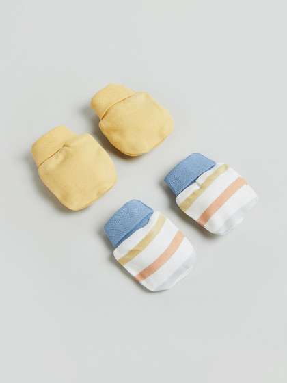 Juniors by Babyshop Boys
                    Pack Of 2 Printed Mittens