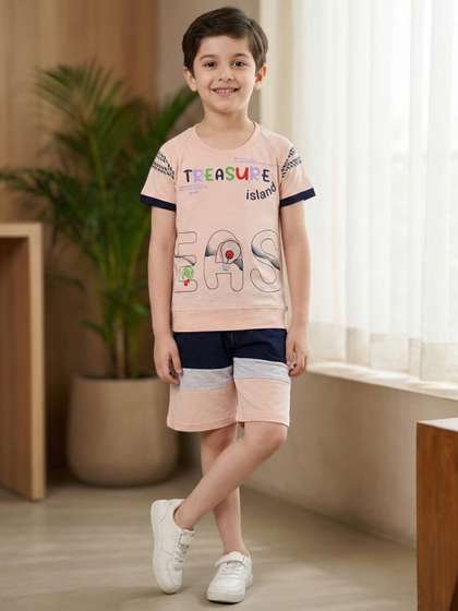 Wonder Klothes Boys
                    Printed T-shirt with Shorts
